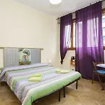 Pensión Amici Miei
